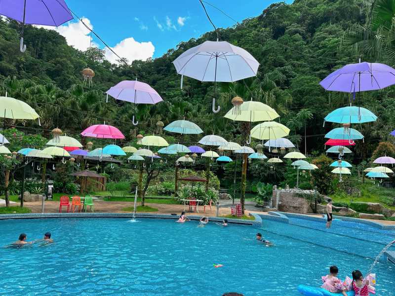 鳯梨屋水上莊園